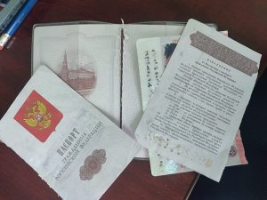 Парфинские полицейские привлекли к уголовной ответственности местную жительницу, разорвавшую паспорт своего супруга